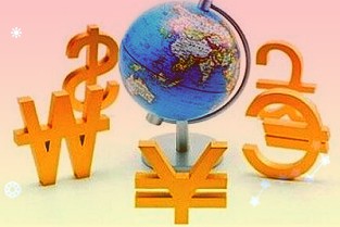 老年大学学员跟区吕剧保护传承发展中心非遗传人王玲玲学唱传统吕剧《小姑贤》