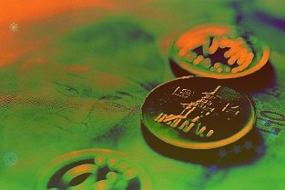 奔驰首款纯电动车原型亮相续航里程超1000公里其所有汽车平台将只生产电动汽车